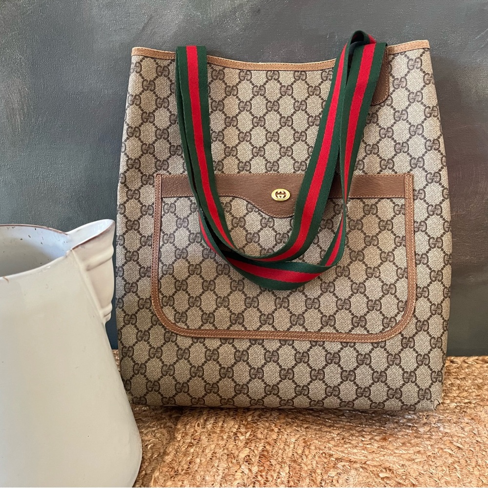 ❤️❤️Sold❤️❤️Gucci Beige and Brown Signature Tote